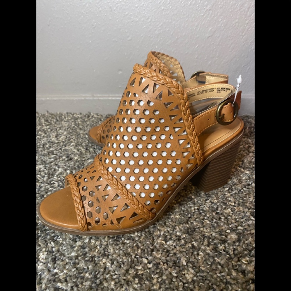Cutout heels